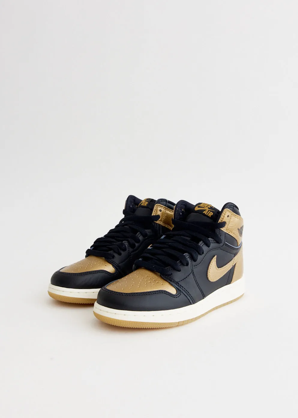 Air Jordan 1 High OG 'Metallic Gold' Sneakers (GS)