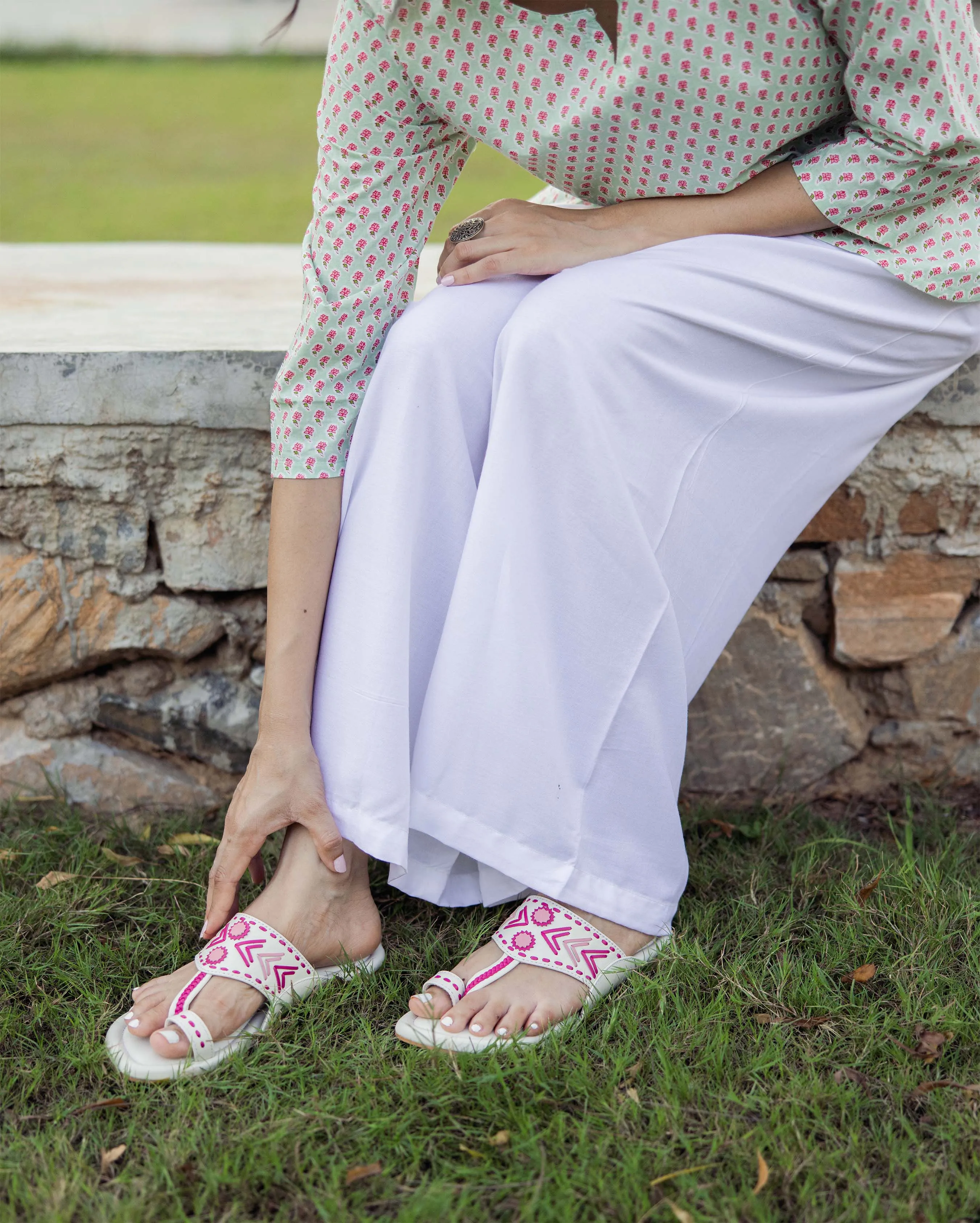 Azalea white Kolha Flats