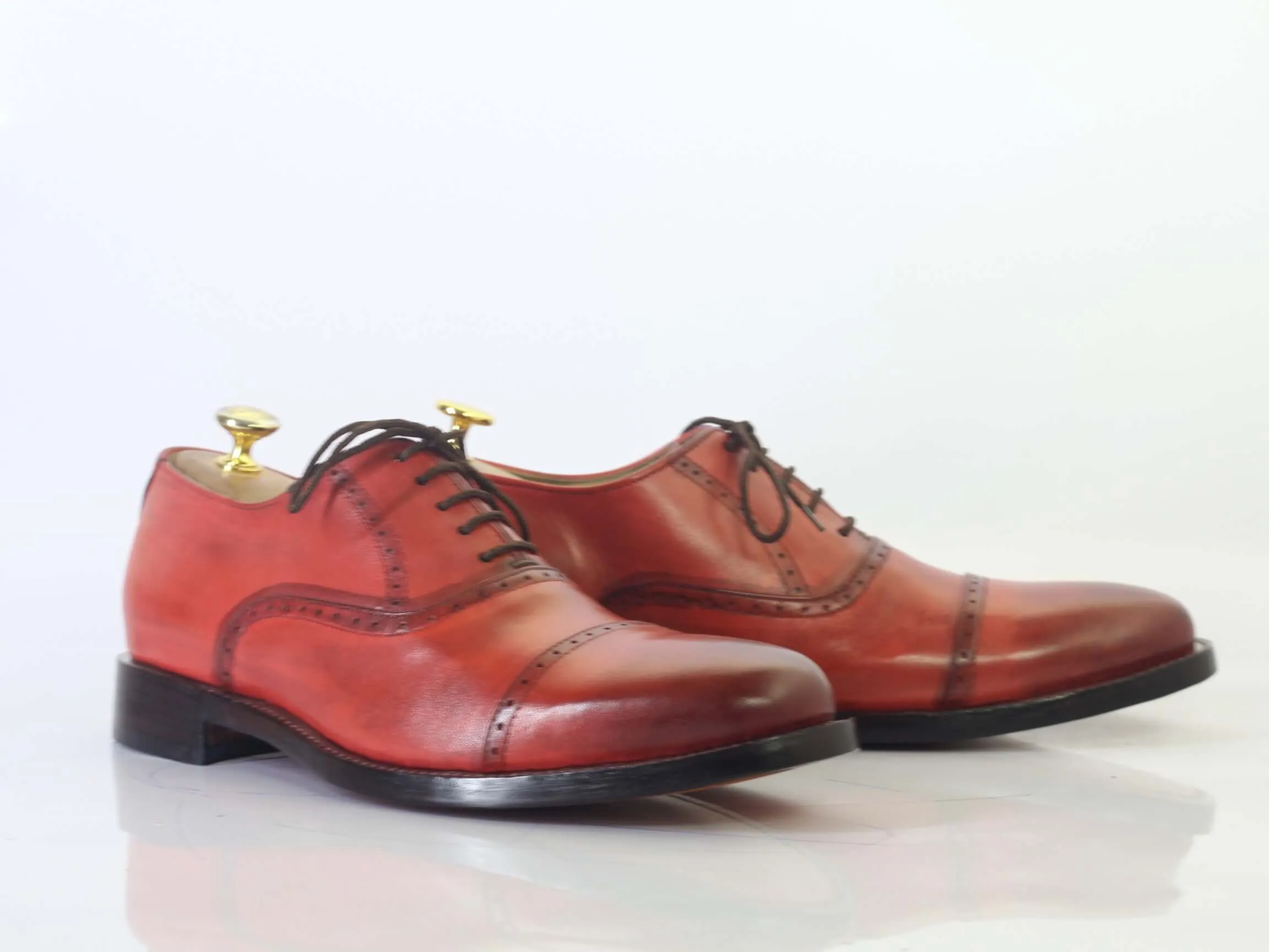 Handmade Men's Red Cap Toe Leather Lace Up Shoes, Men Designer Dress Formal Luxury Shoes