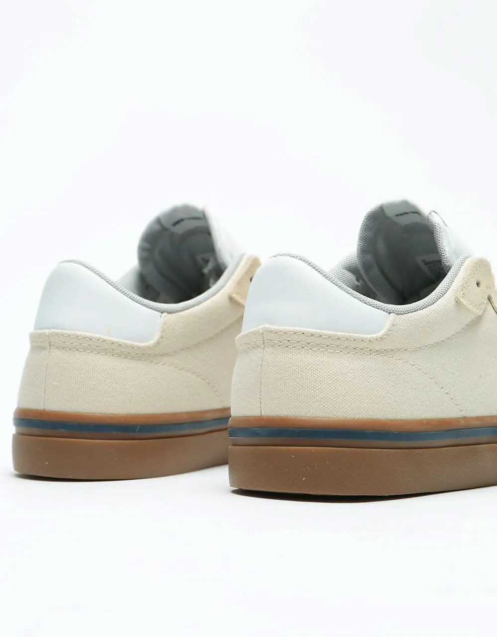 New Balance AM232 Skate Shoes - White/Gum