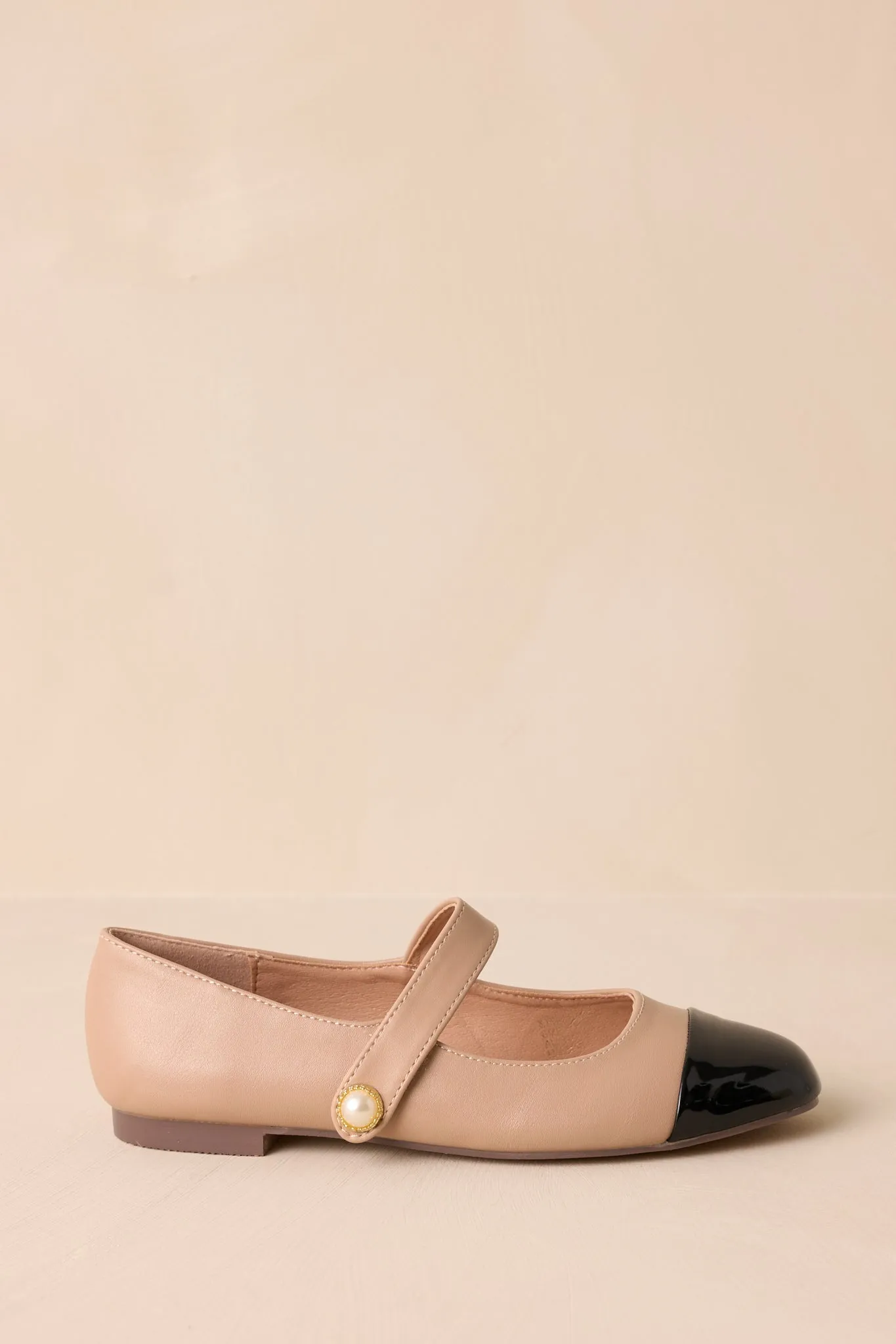 Soft Horizon Tan Round Toe Flats