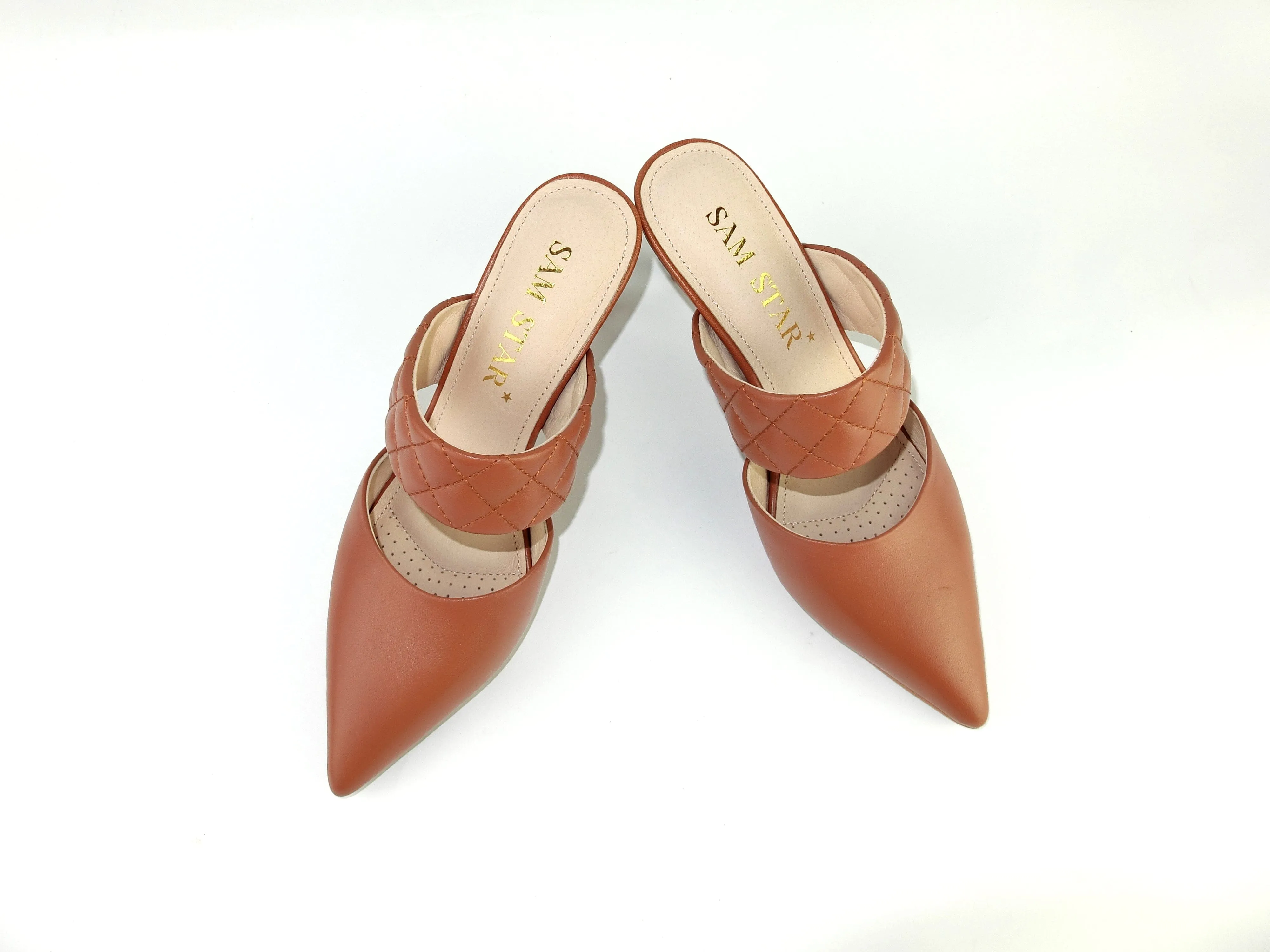 SS22015 Leather shoes in quilted detail in Tan size 35/2.5 only ( SALE )