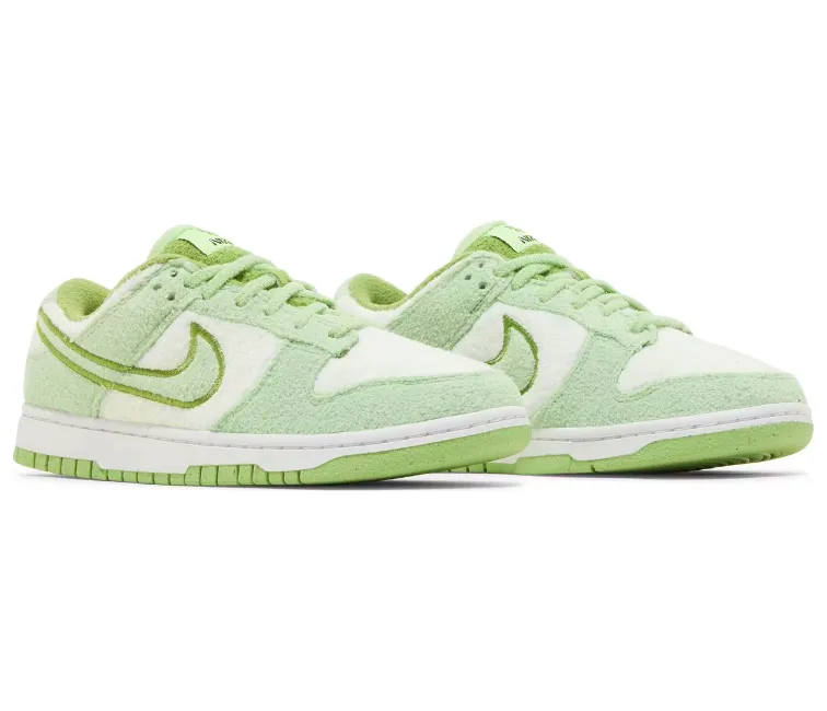 Women's Nike Dunk Low SE (Honeydew)