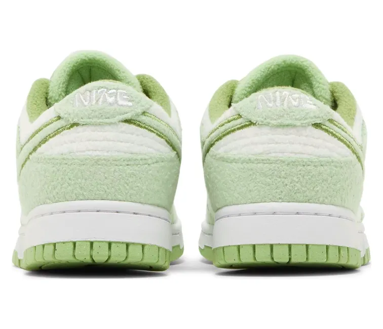 Women's Nike Dunk Low SE (Honeydew)