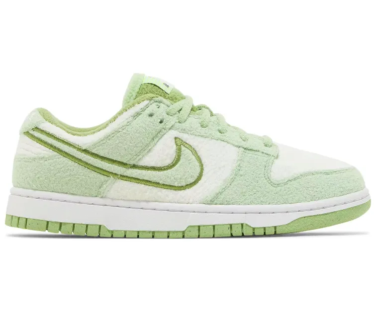 Women's Nike Dunk Low SE (Honeydew)